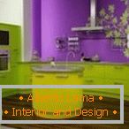 Дизайн на стилна зелена и лилава кухня