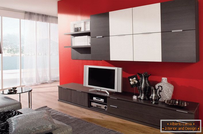 Модулните мебели за хола ви позволяват да спестите място. Окачените шкафове с много отделения не затрупват пространство.