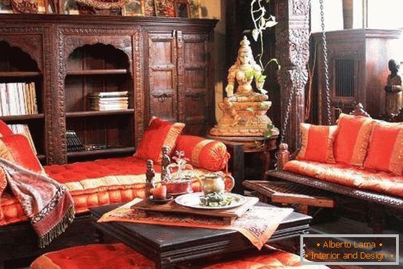 Индийски стил в интериора с оригинални мебели и текстил