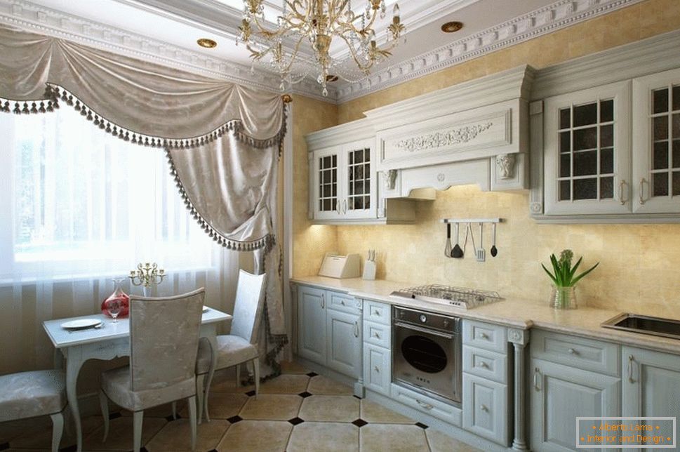 Кухня в класически стил с багети на тавана