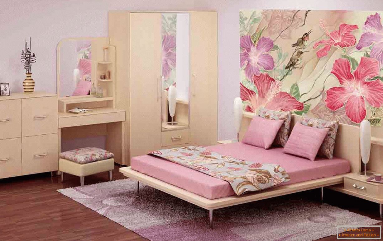 Спалня в розови цветове