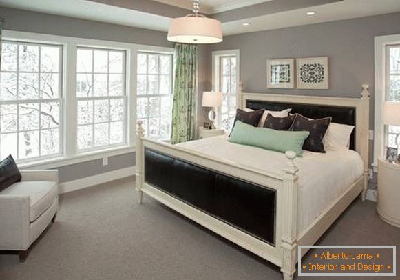 Сив цвят във вътрешността на спалнята - снимка в комбинация със зелено