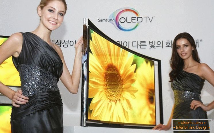 Samsung представи извит OLED телевизор