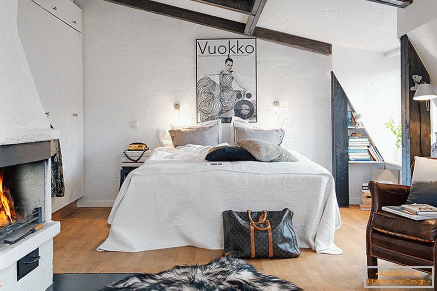 Легло в интериора на уютен таван в шведски град