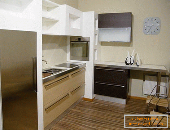 Кухненски интериор в уютен апартамент