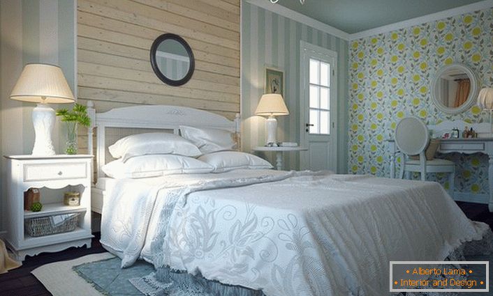 Изискан стил на юг от Франция-Прованс. Меките, прости форми на интериора дават уникалната уют на спалнята.
