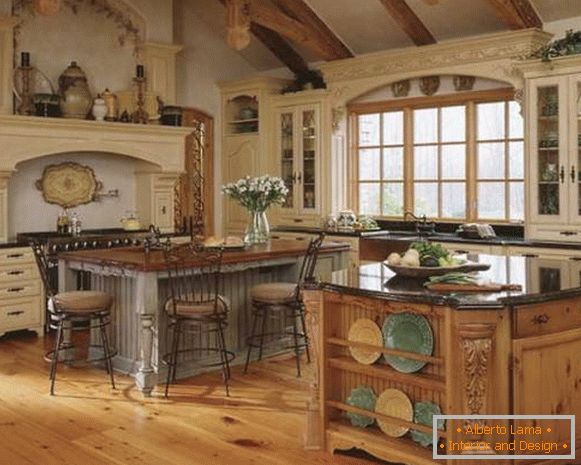 Класически стил на Стария свят в интериора на кухнята