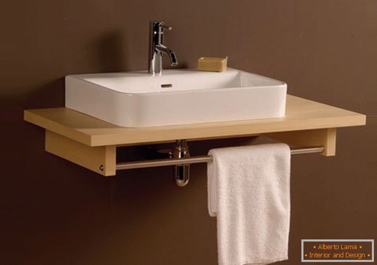 Облицовъчна маса Aeri в дизайна на малка баня