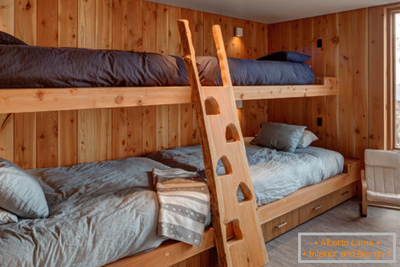 Домашно двуетажно легло от дърво