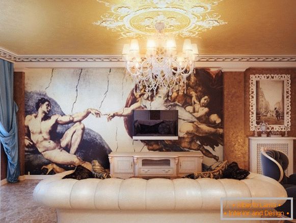 Шико-боядисана стена в хола