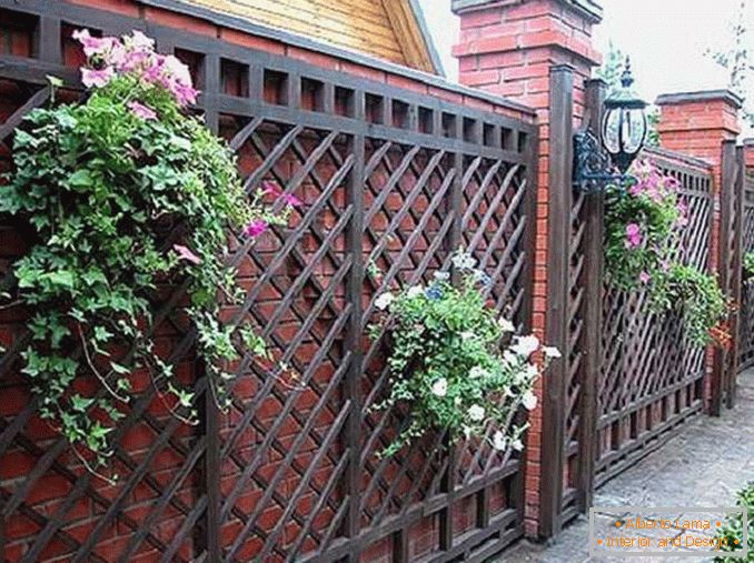 какъв вид ограда по-добре да се постави в частна къща