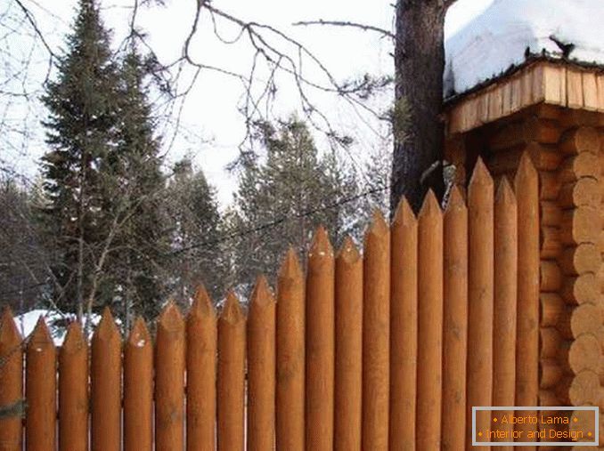дървени огради за частна снимка на къща