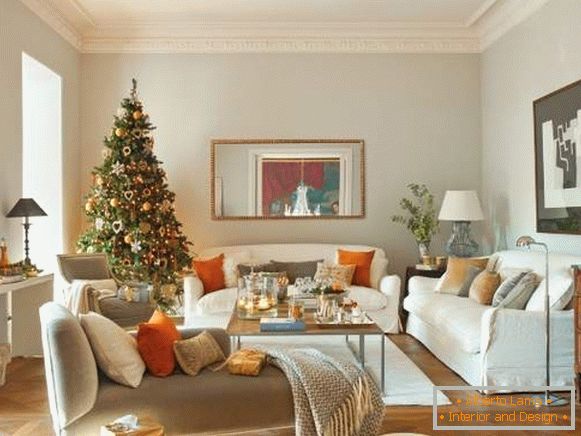 Новогодишните интериорни апартаменти - снимки в оранжево и зелено