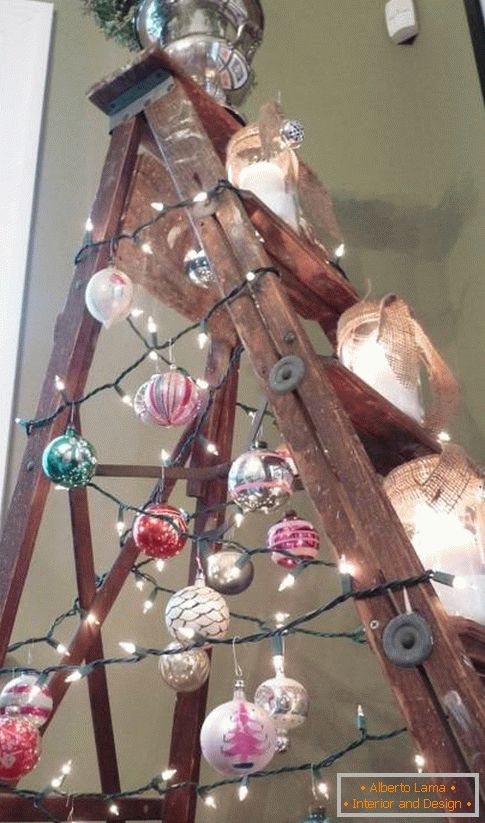 стълби - вместо новогодишно дърво