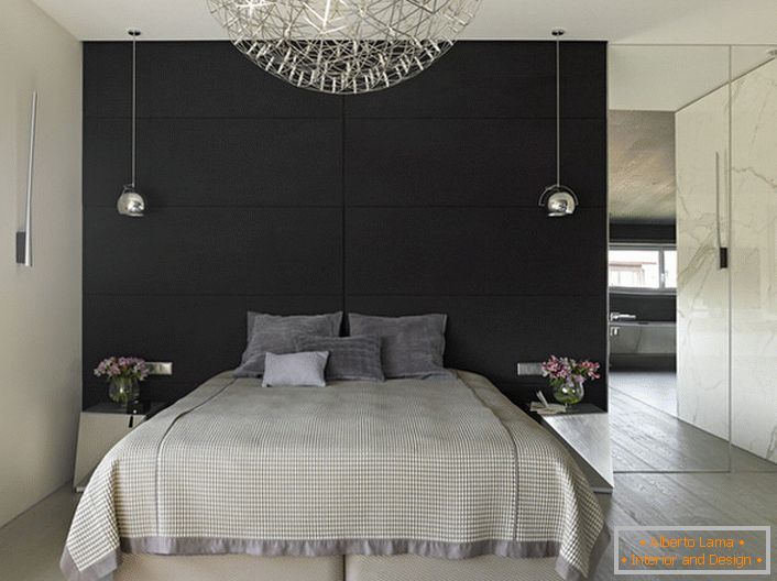 Черно-бели цветове - разнообразна опция за таванско помещение.