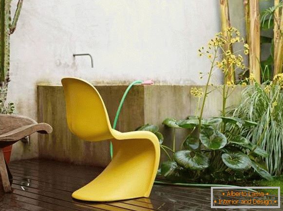Жълт пантон стол