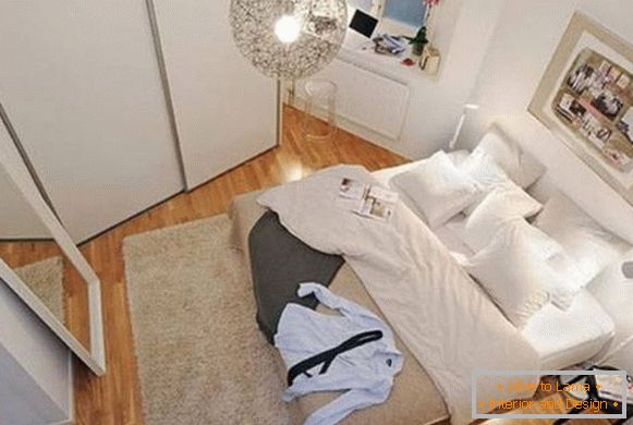Дизайн на спалнята в ултра бял цвят