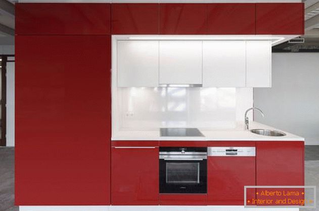 Дизайн на мини кухня в червено