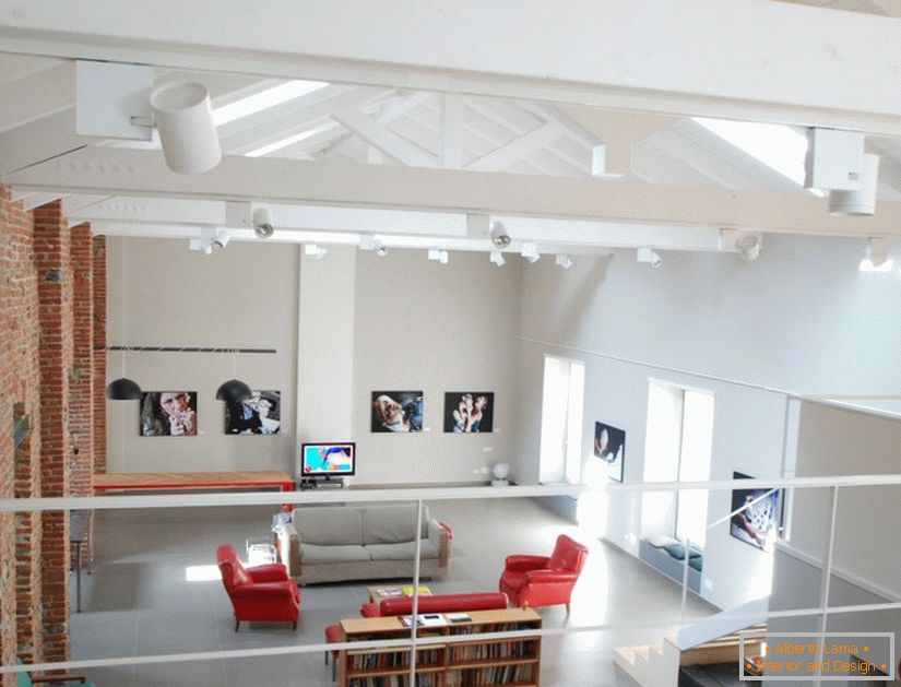 Дневната на нов студио апартамент в Италия
