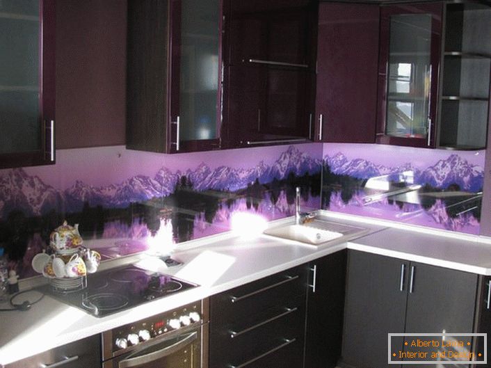 Purple цветове на стаята