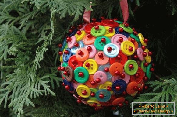 Новогодишни играчки със собствени ръце, изработени от пяна топки, снимка 19