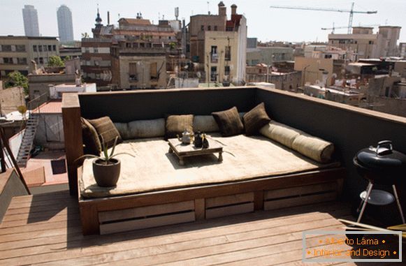 Patio на балкона на малко студио в Барселона