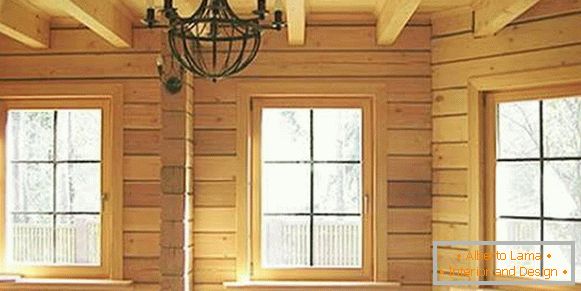 прозорци в дървена къща