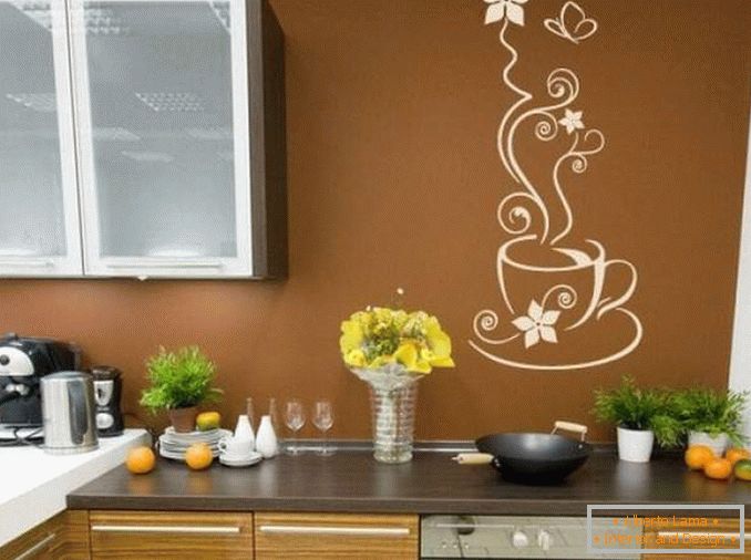 Декориране на стените в кухнята със собствените си ръце - идеята за стикер