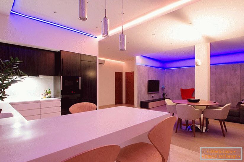 Кухненски интериор в просторен едностаен апартамент