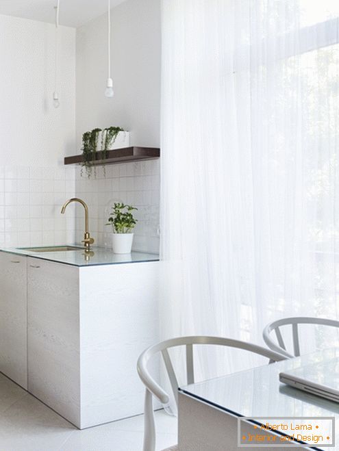 Интериорен дизайн на малък апартамент в светли цветове