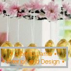 Полилей от цветя и златни яйца