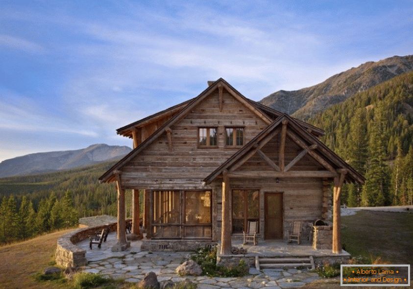 Луксозна дървена къща в планината
