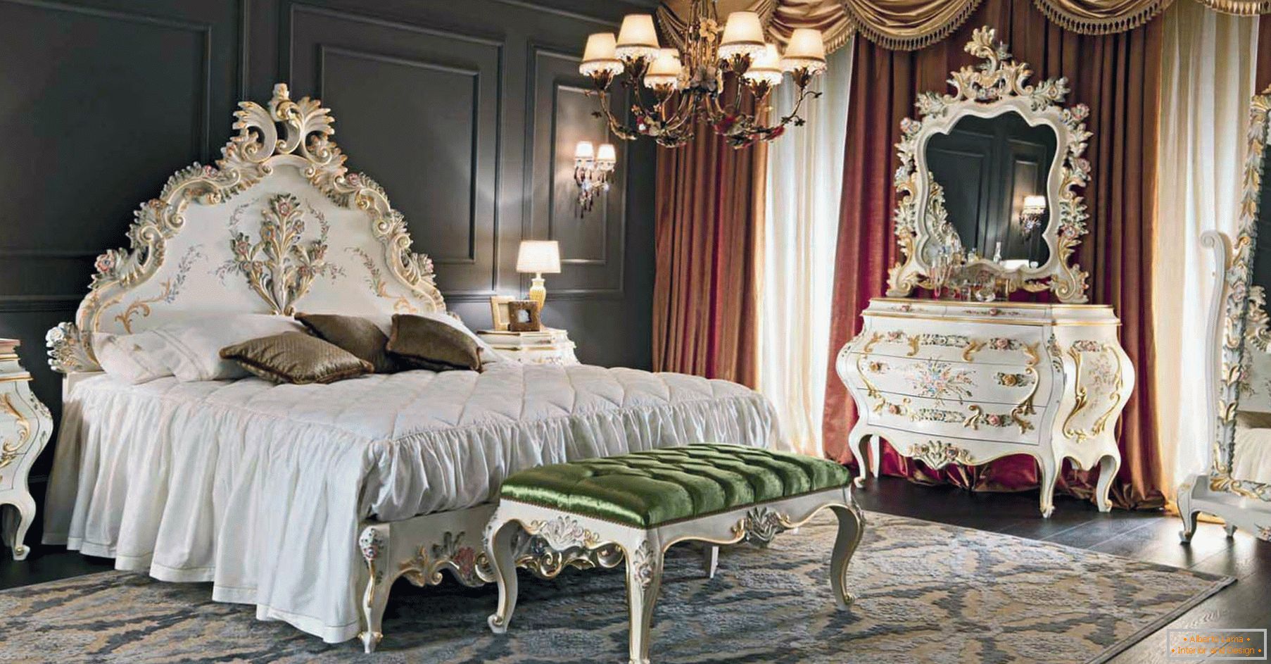 За украса на спалнята се използваше контраст на тъмно кафяви, златисти, червени и бели цветове. Мебелите се избират според стила на барока.