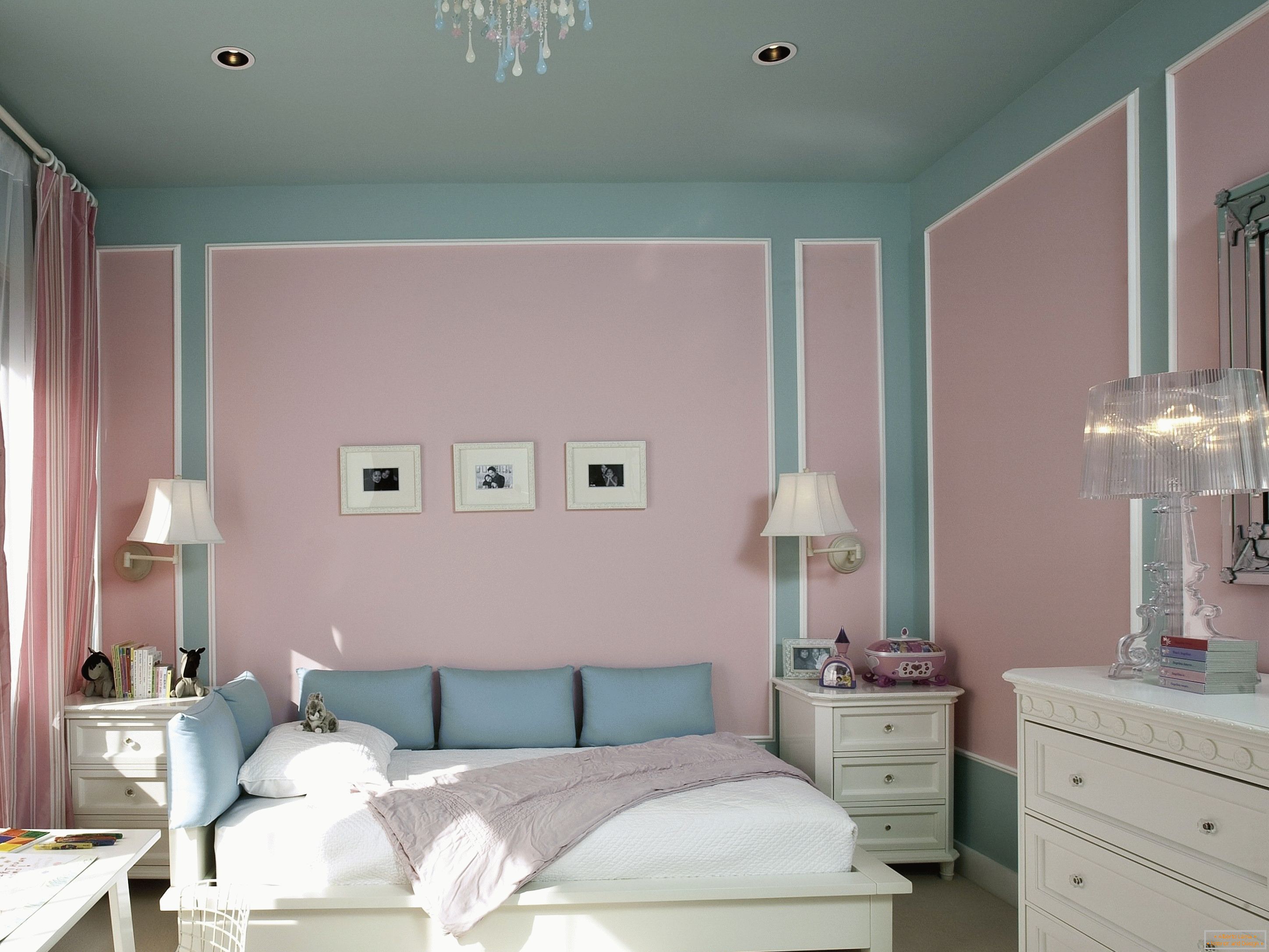 Боядисани стени в спалнята