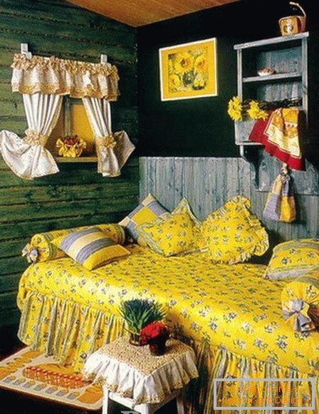Спалня с текстилен декор за руски дизайн