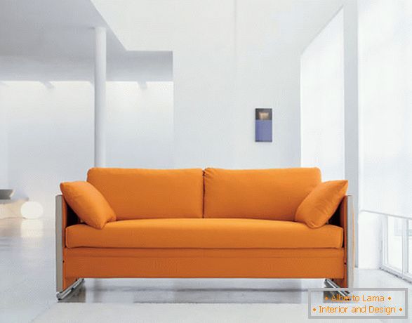 Мек оранжев диван