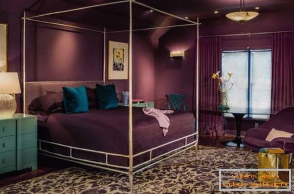 Стил на спалнята в лилави тонове - снимка с ярък декор