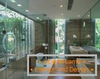 Модерна архитектура: Къща в градината или градина в къщата от WOW Architects