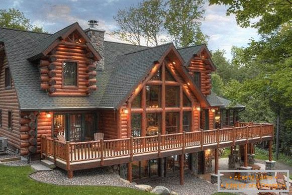 Луксозни дървени къщи от лъч в снимка
