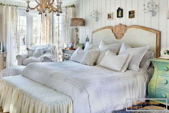 Спалня в стила на Cheby Chic с елементи от Прованс