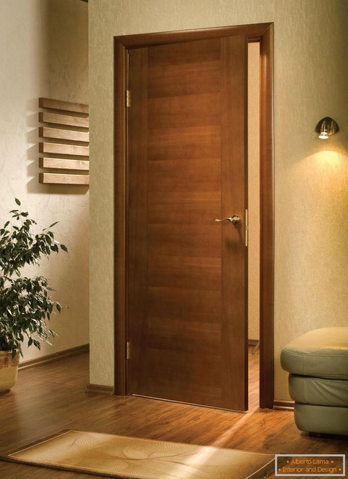 Вратите в стила на Арт Нуво, благодарение на скромния, лаконичен дизайн, ще изглеждат хармонично във всеки интериор. 