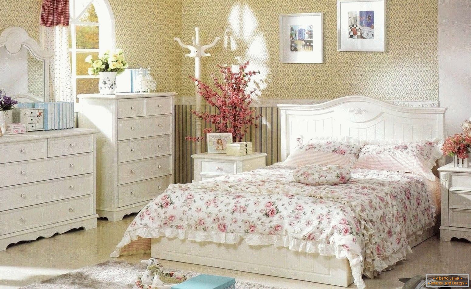 Жълто-розова спалня