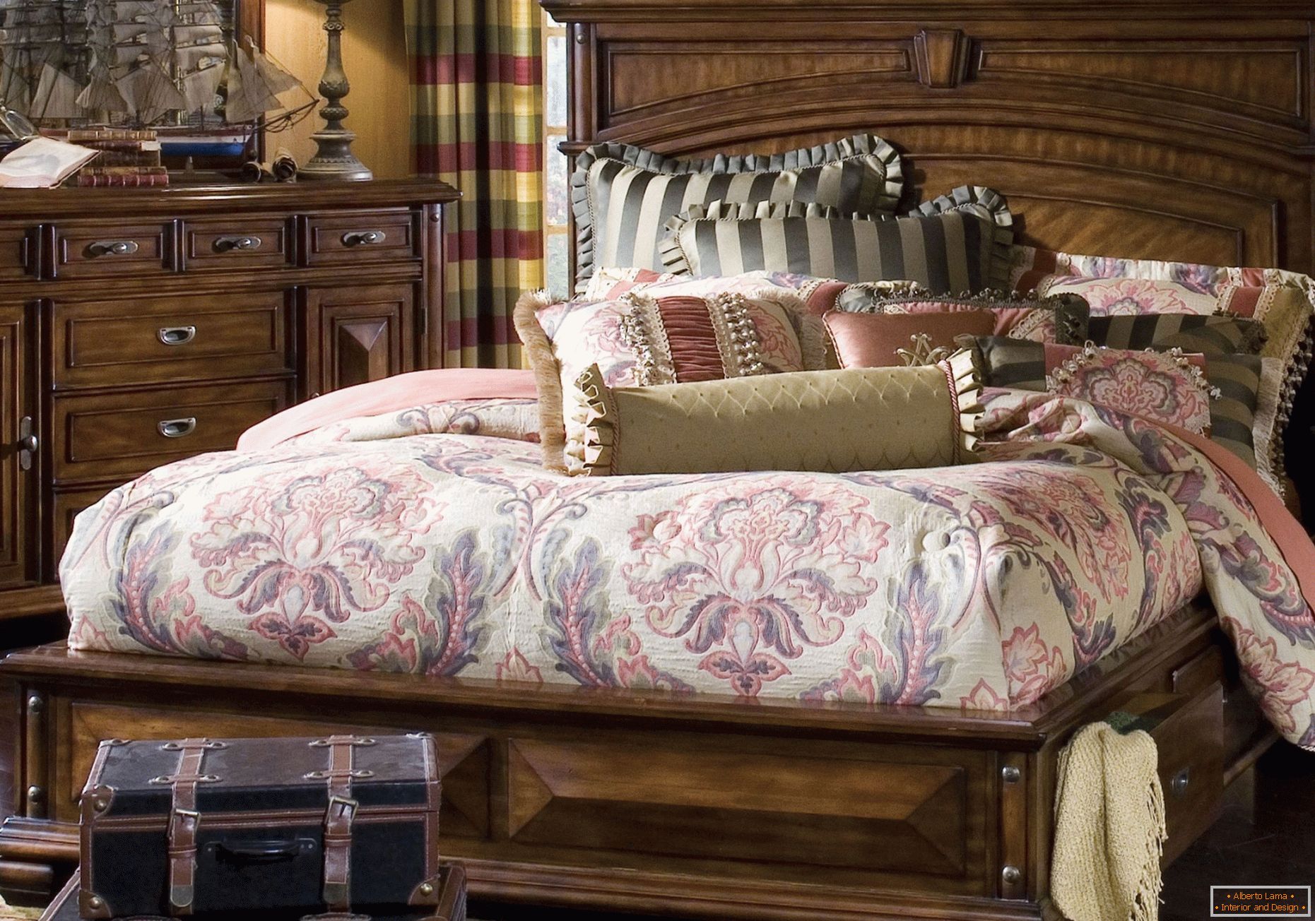 Интериорен дизайн на спалнята в стила на рококо