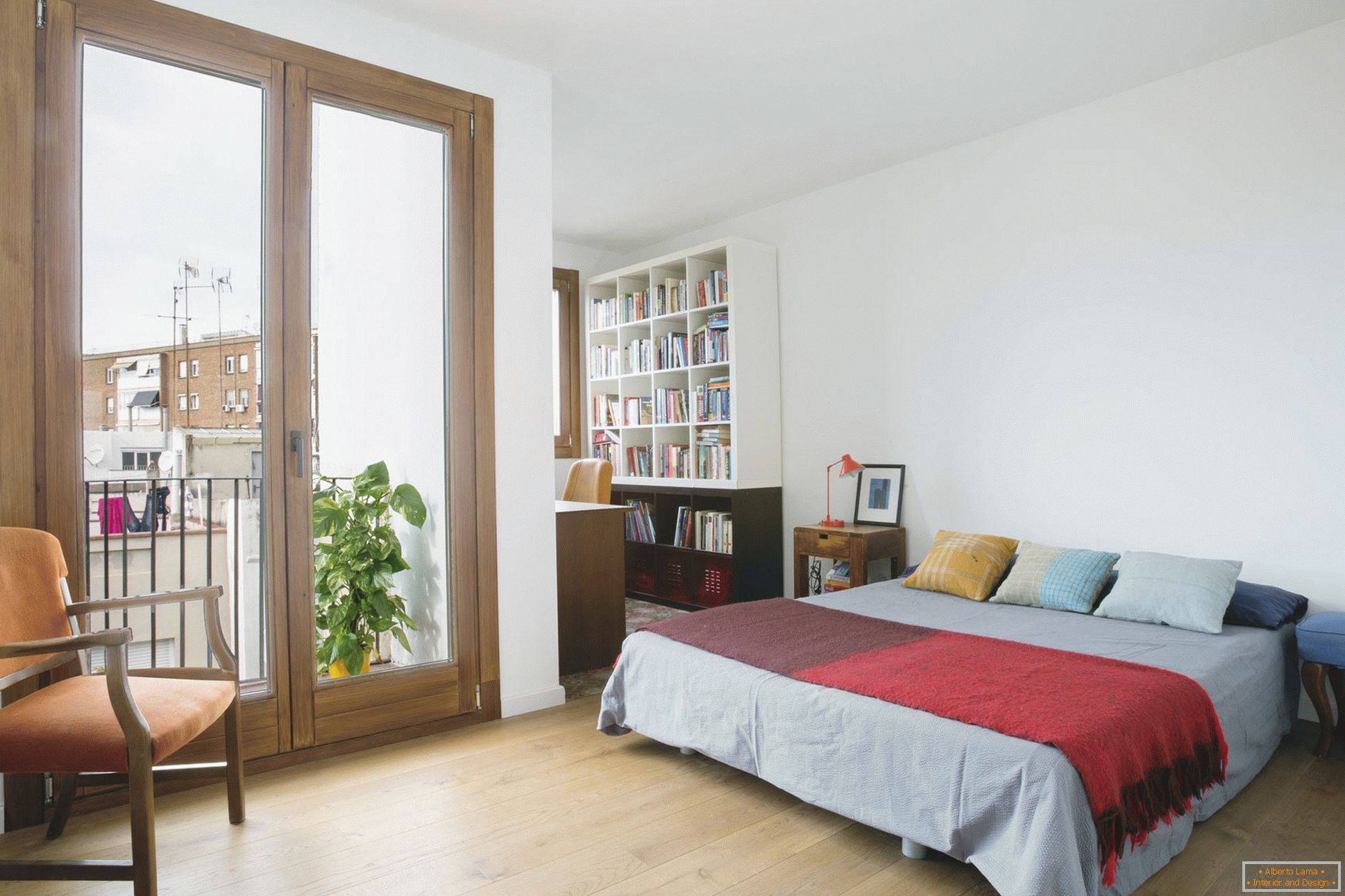 Интериорен дизайн на малък апартамент в Барселона