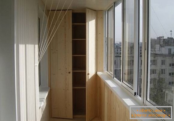 вграден гардероб до балкон-svoimi-rukami