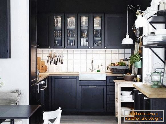 Стилни малки ъглови кухни в черен цвят