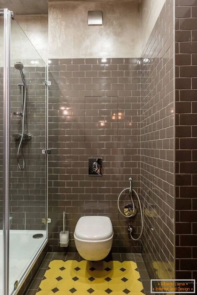Интериор в банята с душ кабина