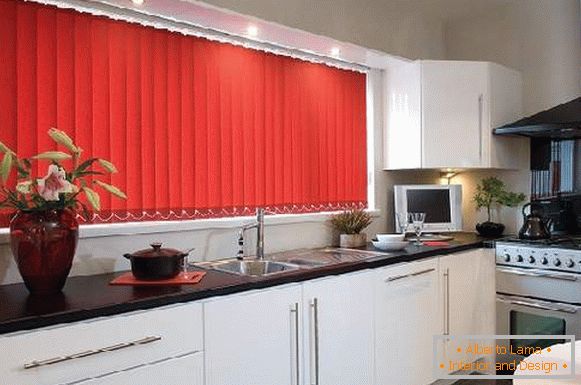 щори на прозорци вертикална тъкан в кухнята, снимка 15