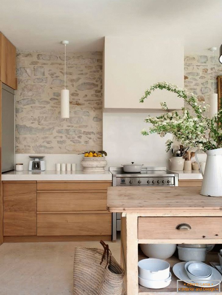 Качествени кухненски мебели от естествено дърво