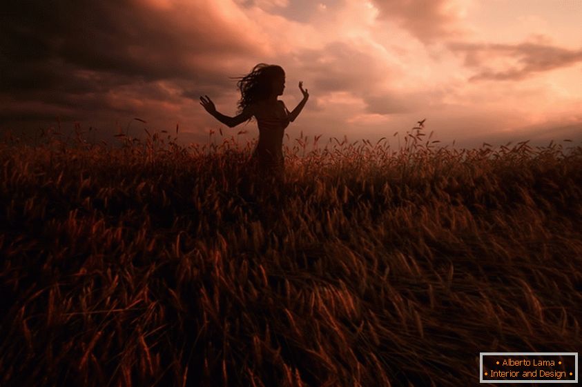 Момиче на пшеничното поле